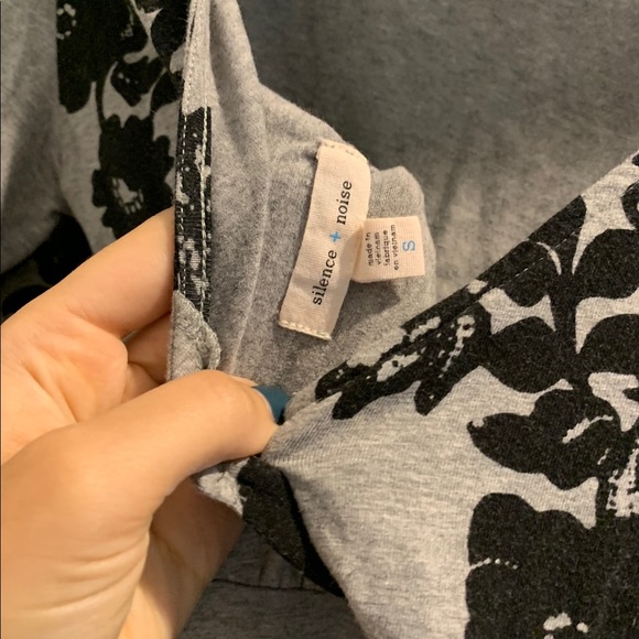 Urban Outfitters Silence and Noise Grey Floral Dress - Picture 3 of 5